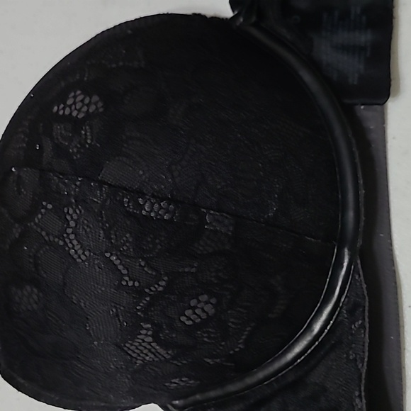 Torrid Black & Grey Lace Underwire Bra with Faux Leather Trim size 44C - Picture 2 of 9